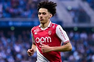 德天空：勒沃库森依然希望签下阿克利乌舍，但成功概率很低