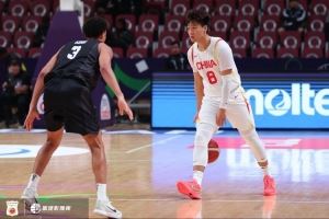 媒体人：赵睿表现有起伏 曾遭到了不少球迷的攻击 他差点就放弃了