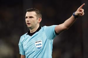 官方：英超名哨迈克尔-奥利弗将执法西班牙vs土耳其的世预赛