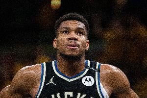 今夏曾考虑离队？字母哥：我想再赢得一个总冠军 这永远不会改变