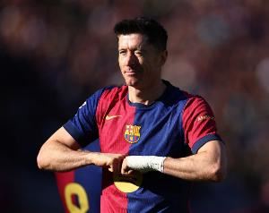 已伤缺2周！每体：莱万已恢复团队训练，目标本周出战埃尔切