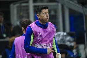 记者：巴萨周三恢复训练，莱万和霍安-加西亚都期望战埃尔切复出