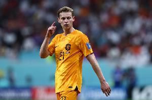 德容：球员站位不佳导致进攻运转不畅，想赢世界杯就还须改善很多